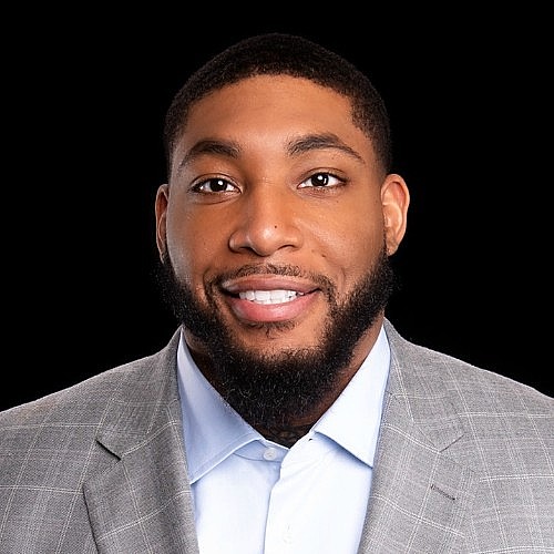 Featured Friend: Former NFL player Devon Still on his daughter's cancer  diagnosis, recovery